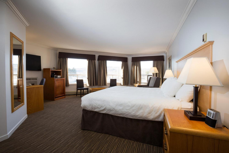 Bedroom 4, Tower Inn and Suites, Cariboo