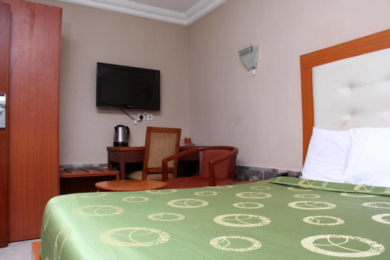 Bedroom 4, Silver Grandeur Hotel, Mushin