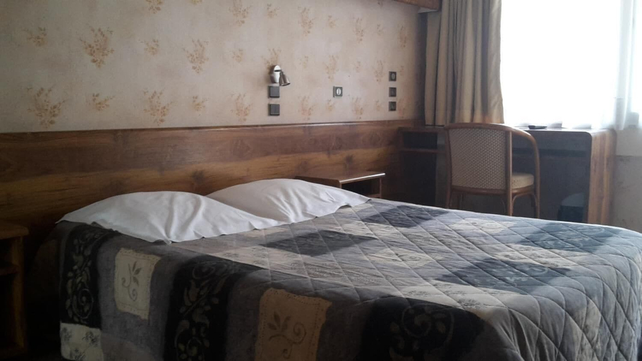 Bedroom 5, Hôtel Du Jura, Doubs