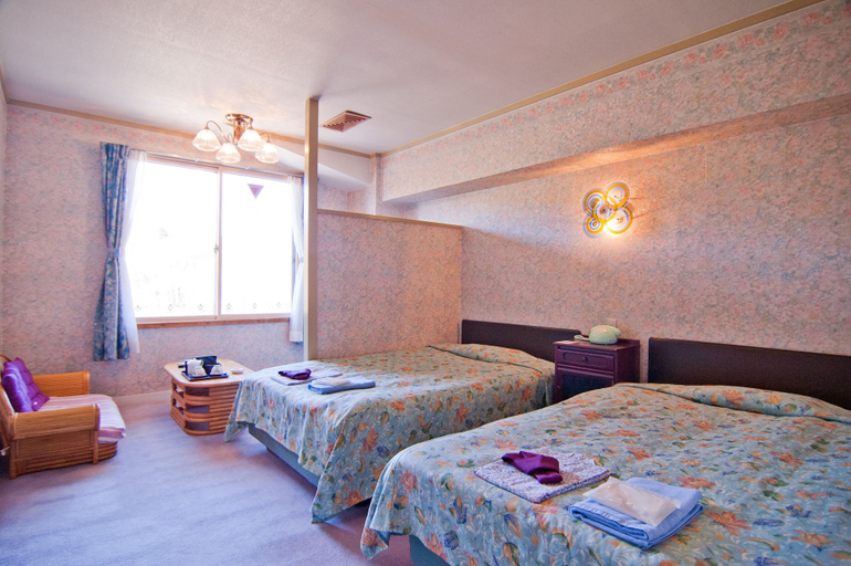 Bedroom 2, Diamond Shiga, Yamanouchi