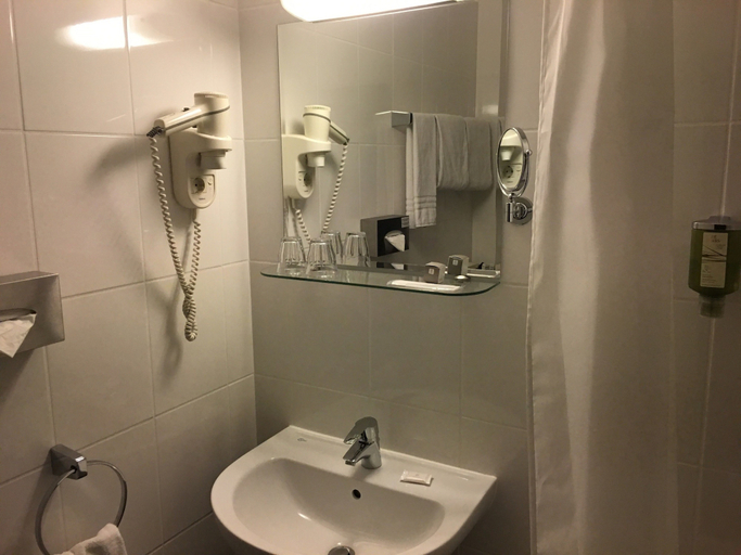 Bathroom 4, rugs HOTEL Köln, Köln