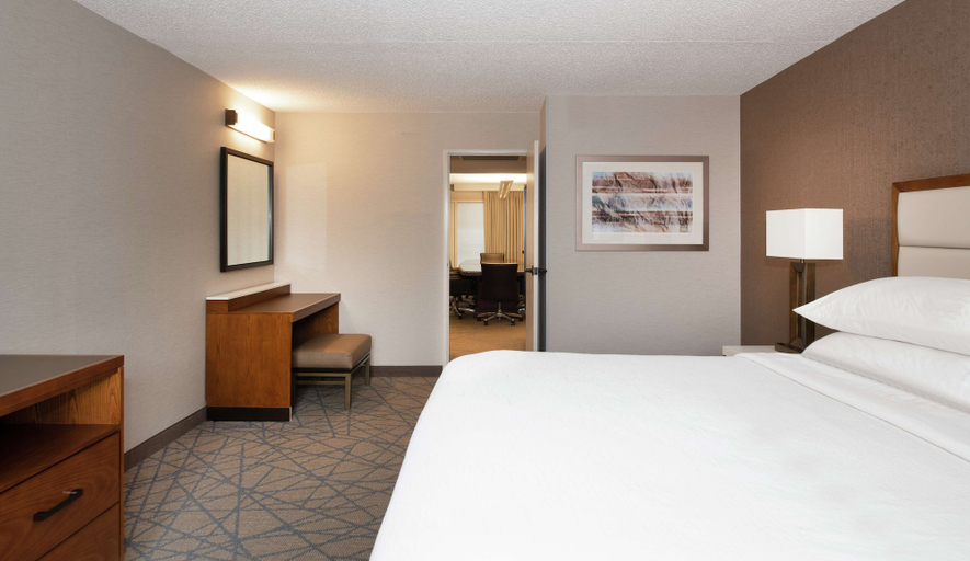Bedroom 3, Embassy Suites by Hilton Colorado Springs, El Paso