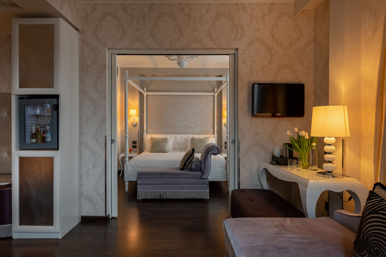 Bedroom 2, Carnival Palace Hotel, Venezia