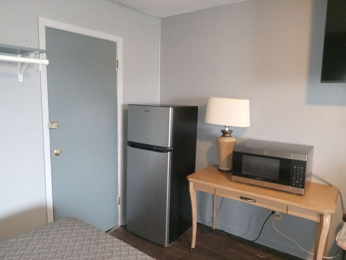 Bedroom 2, Western Hills Motel, Morgan