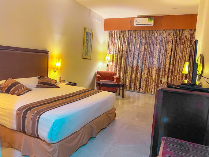 Bedroom 3, Crown Vista Hotel, Batam