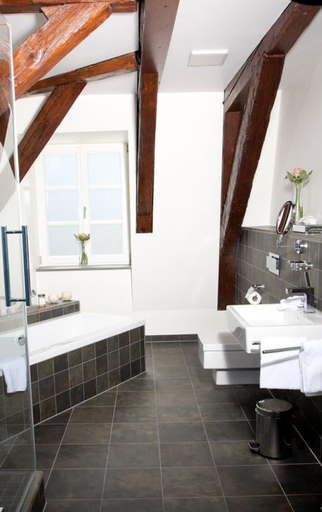 Bathroom 3, Schlosshotel Bergzaberner Hof, Südliche Weinstraße
