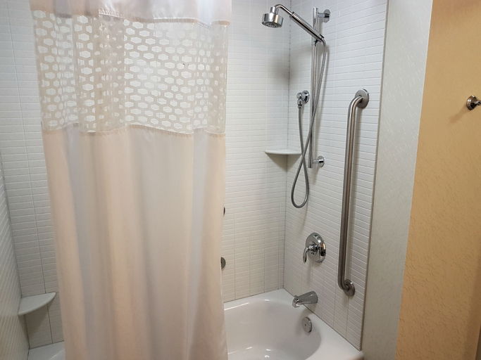 Bathroom 5, Hampton Inn & Suites By Hilton Calgary- University Northwest, Division No. 6