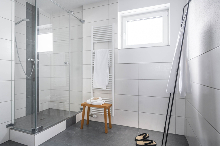 Bathroom 5, Hotel Restaurant Maier, Bodenseekreis