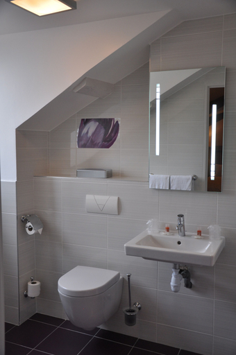 Bathroom 4, The Originals Boutique, Hôtel Les Poèmes de Chartres, Eure-et-Loir