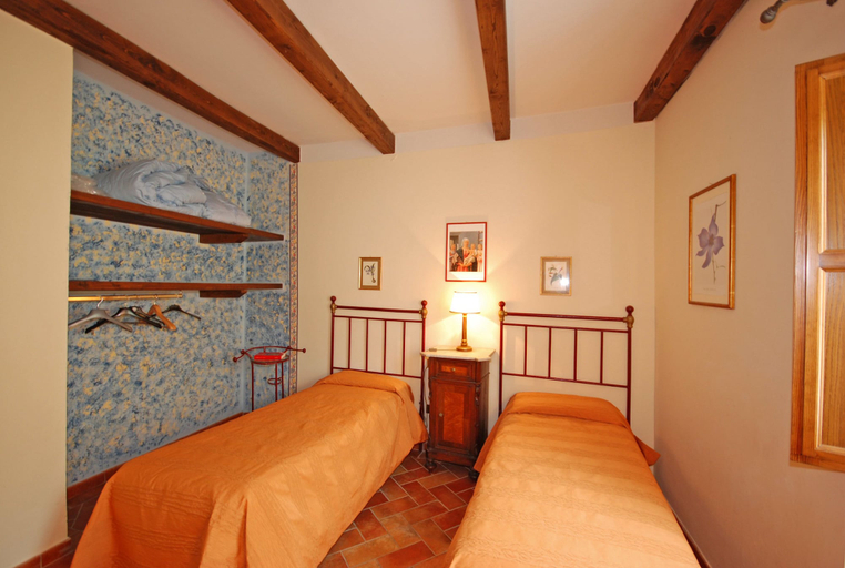 Bedroom 4, Trebbiolo, Florence