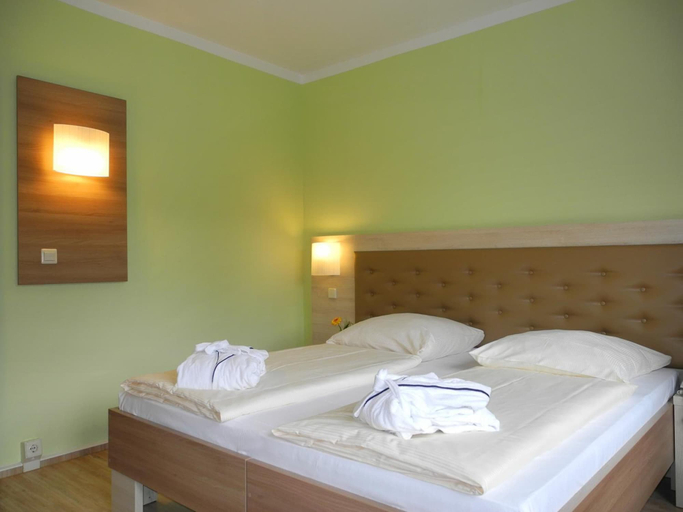Bedroom 4, Waldhotel Wandlitz, Barnim