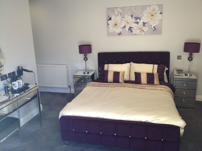 Bedroom 3, New Westcliff Hotel, Poole