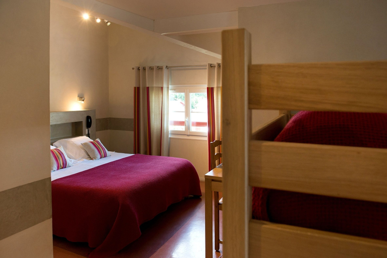 Bedroom 2, Logis Hotel Ur-Hegian, Pyrénées-Atlantiques