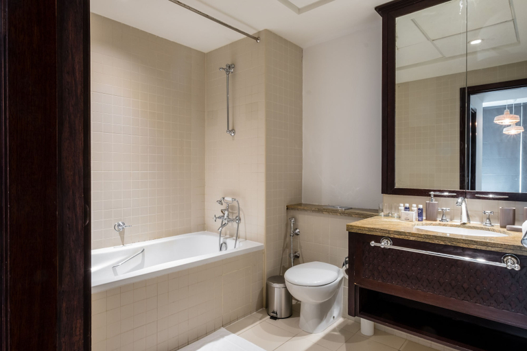 Bathroom, Maison Privee - Exclusive Apt w/ Burj Khalifa Next Door, Dubai
