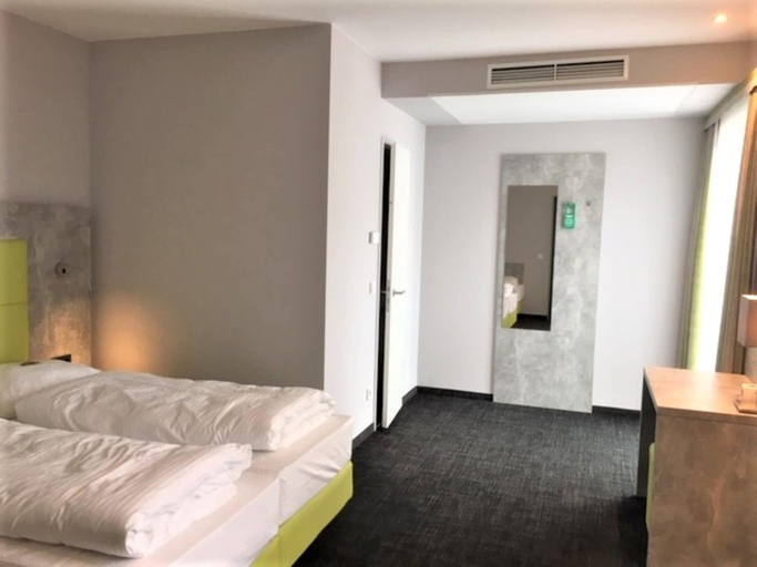 Bedroom 4, SleepySleepy Hotel Dillingen, Dillingen an der Donau