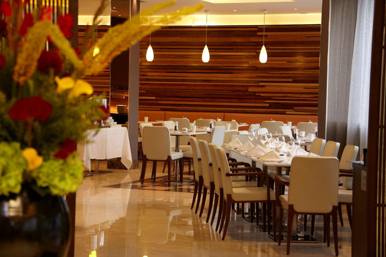 Food & Drinks 5, Park Grand Heathrow, London