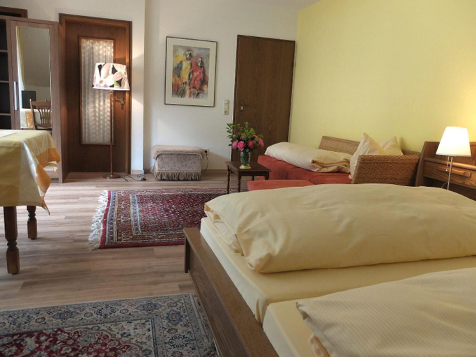 Bedroom 3, Gästehaus Hermine, Ortenaukreis