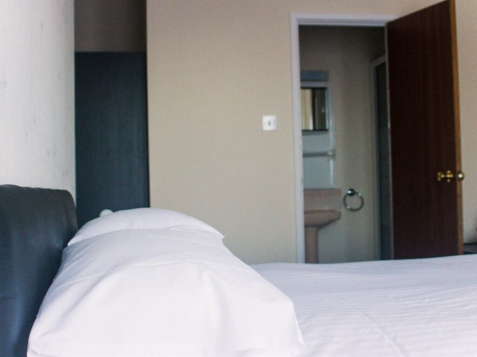 Bedroom 5, Wellesley Park Hotel, Norfolk