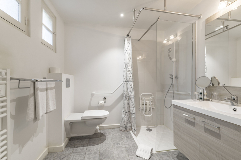 Bathroom 5, La Residence du Bailli, Var