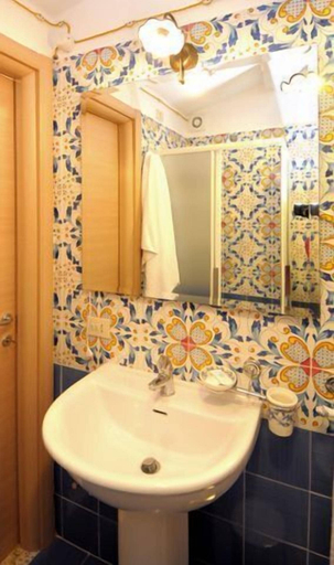 Bathroom 5, Locanda degli Dei, Salerno