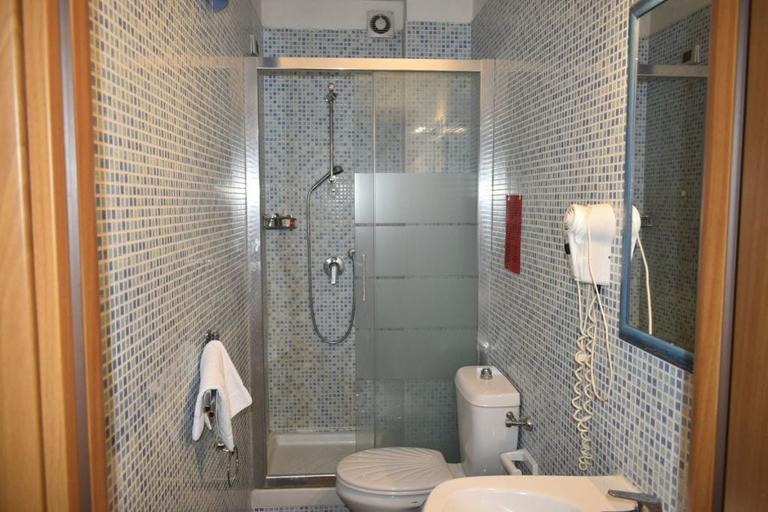 Bathroom 5, B&B Catania Mare, Catania