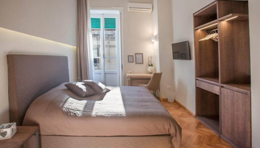Bedroom 4, Palazzo Depretis, Napoli