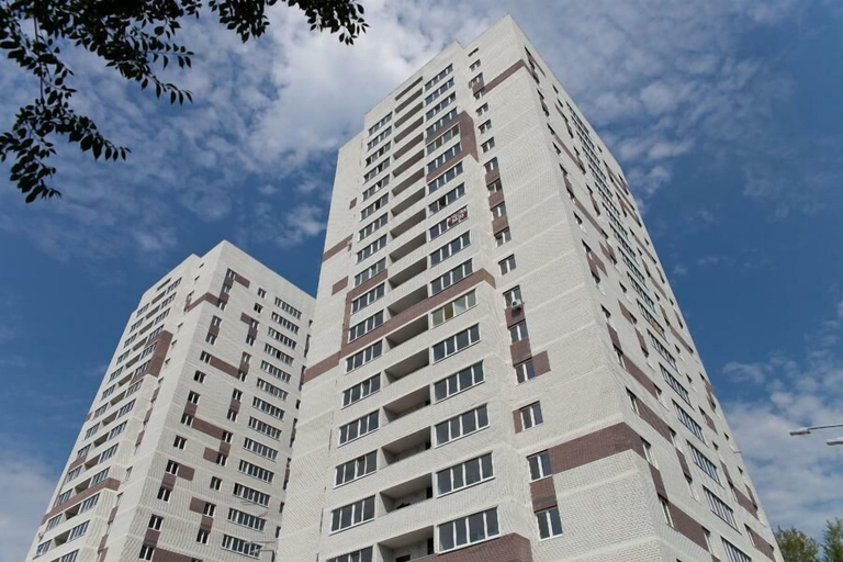 Exterior & Views, Apartment on Geologorazvedchikov 44a, Tyumen'