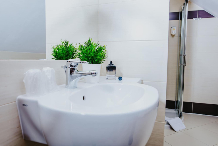 Bathroom 4, Korel Hotel, Poznań City
