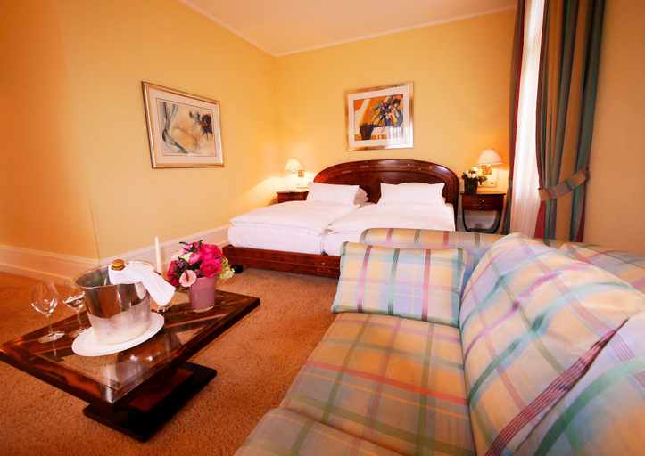 Bedroom 4, Villa Hammerschmiede Hotel & Restaurant, Karlsruhe