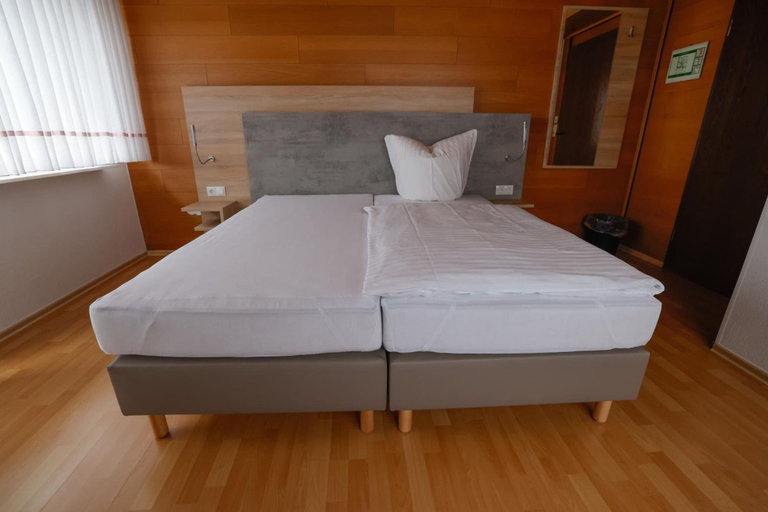 Bedroom 2, Landgasthaus Hubertusklause, Westerwaldkreis