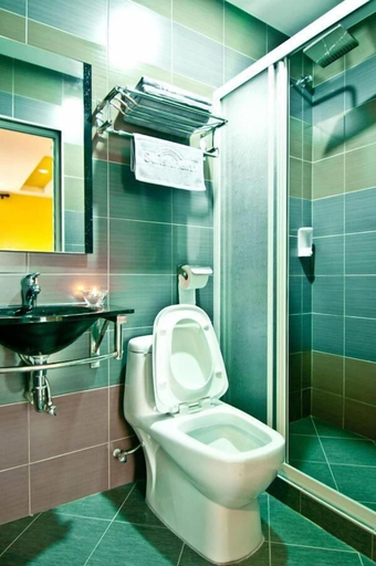 Bathroom 4, Sunshine Inn Malacca, Malacca City