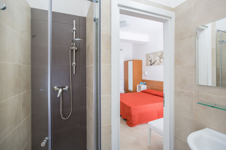 Bathroom 5, Villa Coppitella Rooms & Apartments, Foggia