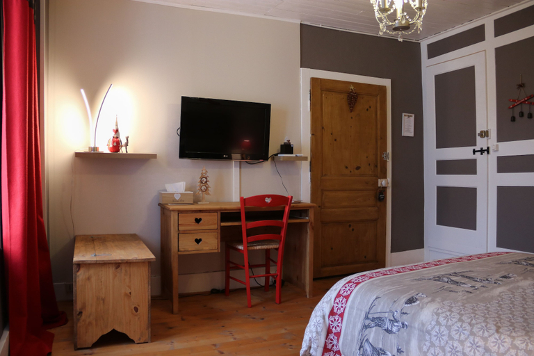 Bedroom 3, Au Coeur du Lapidaire, Jura