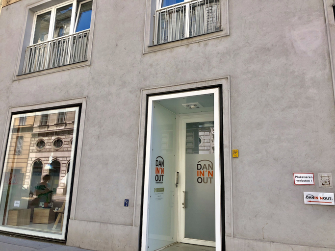 Exterior & Views 2, Dan In'n Out, Wien