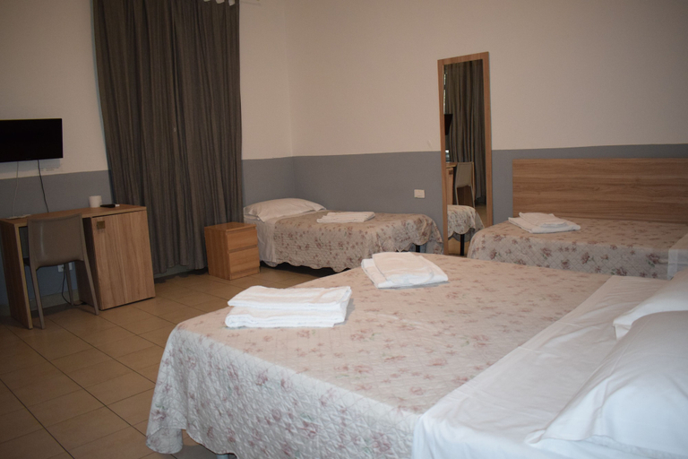 Bedroom 2, Golden Dream Guest House, Florence