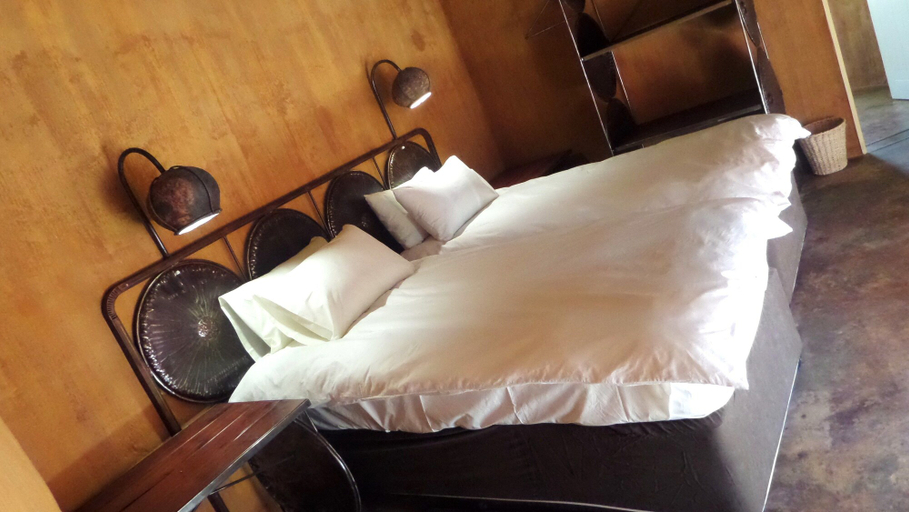 Bedroom 4, Ongula Village Homestead Lodge, Omulonga