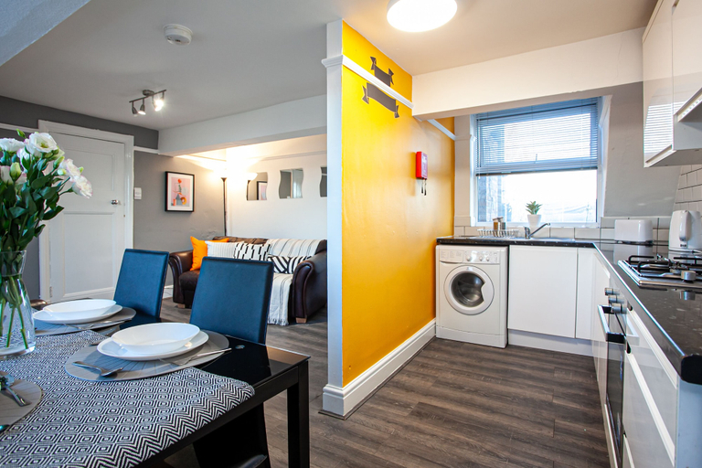 Others 3, The Manchester Pad - Sleeps 12, Manchester