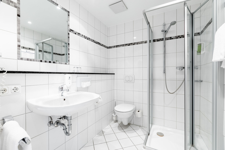 Bathroom 4, Parkhotel Ropeter, Göttingen