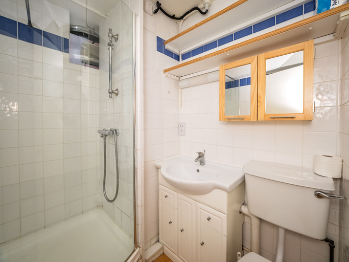 Bathroom 4, LSE Rosebery Hall - Campus Accommodation, London