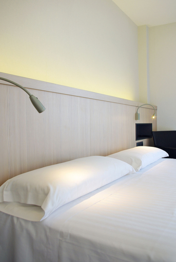 Bedroom 3, Hotel Alga, Girona
