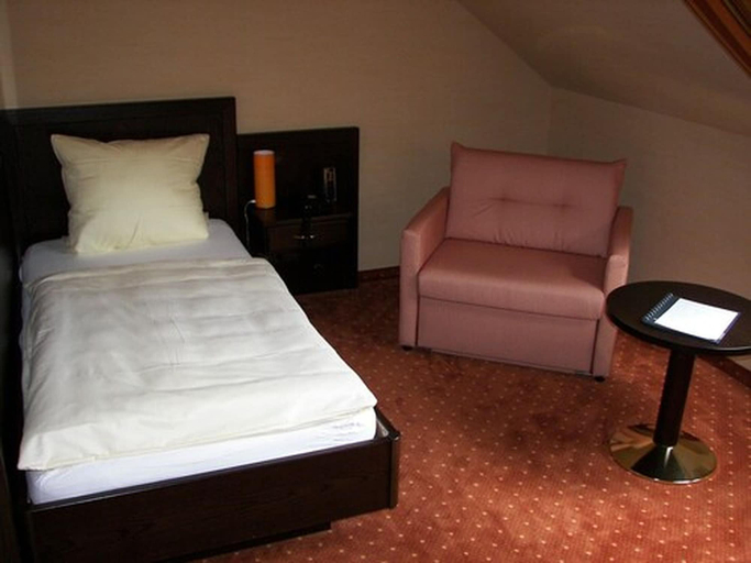Bedroom 3, Hotel Bootshaus, Verden