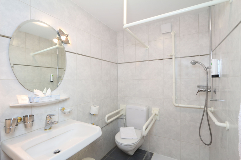 Bathroom 3, Lifestyle & Spa Hotel Grächerhof, Visp