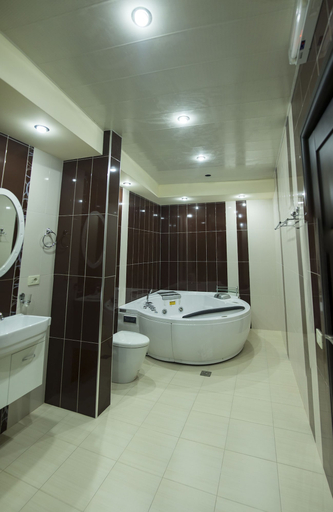 Bathroom 4, Grand Hills Hotel, Yerevan