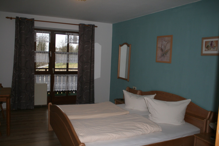 Bedroom 3, Waldpension Jägerstüberl, Passau