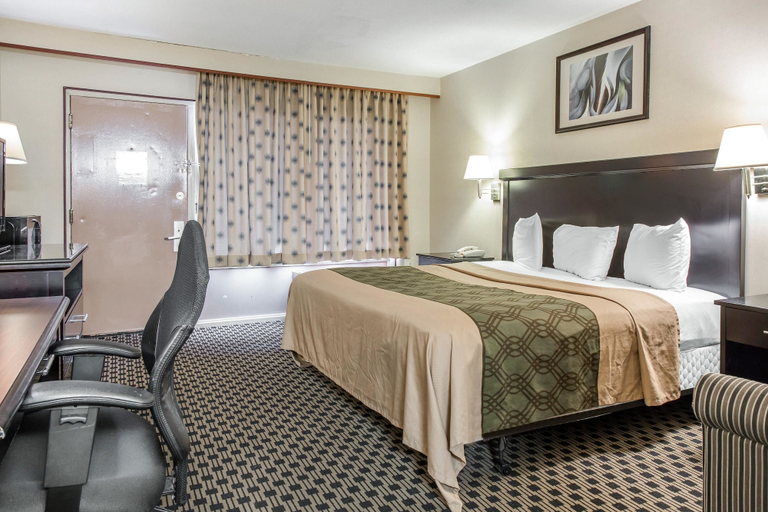 Bedroom 3, Econo Lodge West Haven, New Haven