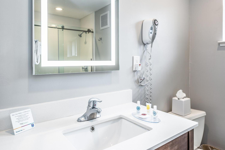Bathroom 5, The Inn at 1252, Monterey