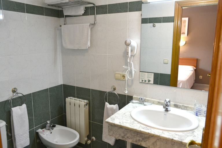 Bathroom 5, Alda Ciudad de Toro, Zamora