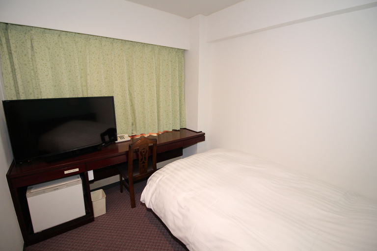 Bedroom 2, Oita Century Hotel, Ōita