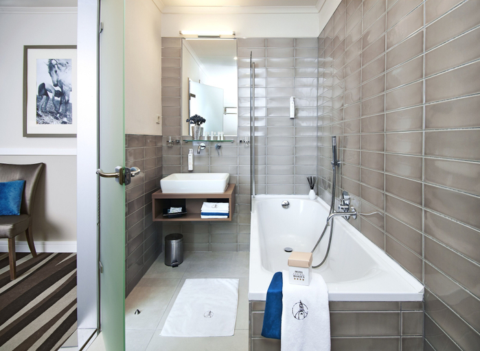 Bathroom 4, Hotel Central Basilica, Budapesti