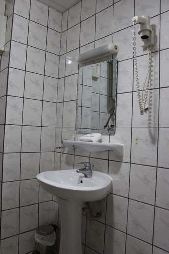 Bathroom 3, Hôtel Bano Palace, Wouri